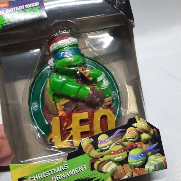 NIB TMNT Leo with Santa hat 2017 Collector Ornament - Picture 1 of 5